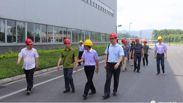 西安理工大学专家教授莅临jbo(中国)竞博电竞首页管工厂调研 西安理工大学专家教授莅临jbo(中国)竞博电竞首页管工厂调研