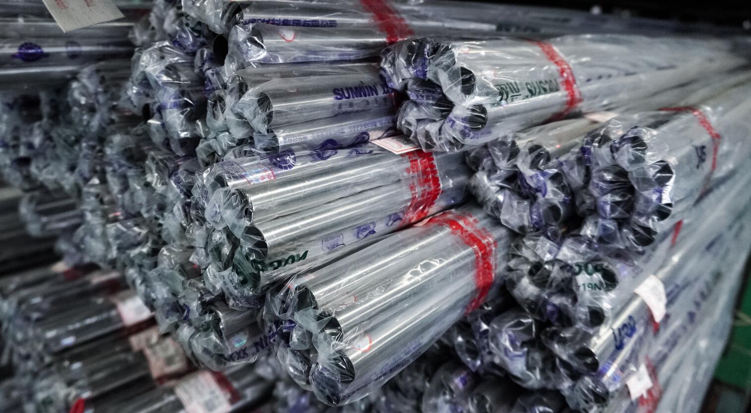 钢市“冬储时间”:钢贸商等待低价 钢市“冬储时间”:钢贸商等待低价