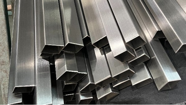 为什么海滨城市都选316L竞博电竞首页管？