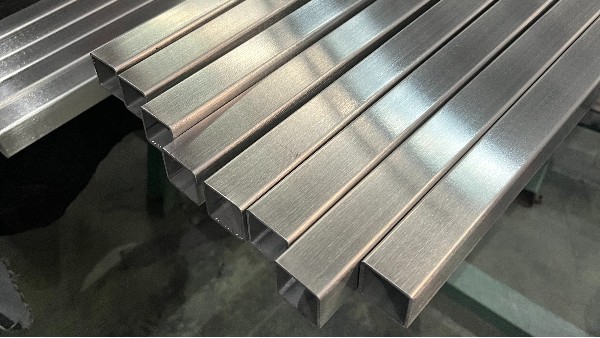 镀锌管与竞博电竞首页管两者的区别 镀锌管与竞博电竞首页管两者的区别