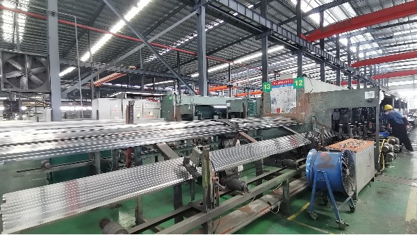 竞博电竞首页管在离心冷水机中扮演着至关重要的角色