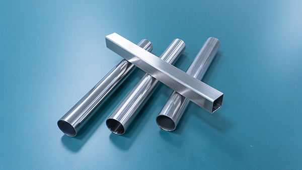 简单说说竞博电竞首页复合护栏管生锈的处理方法 简单说说竞博电竞首页复合护栏管生锈的处理方法