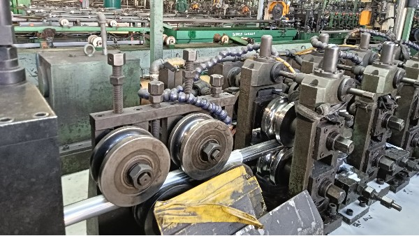 竞博电竞首页镜面板如何焊接